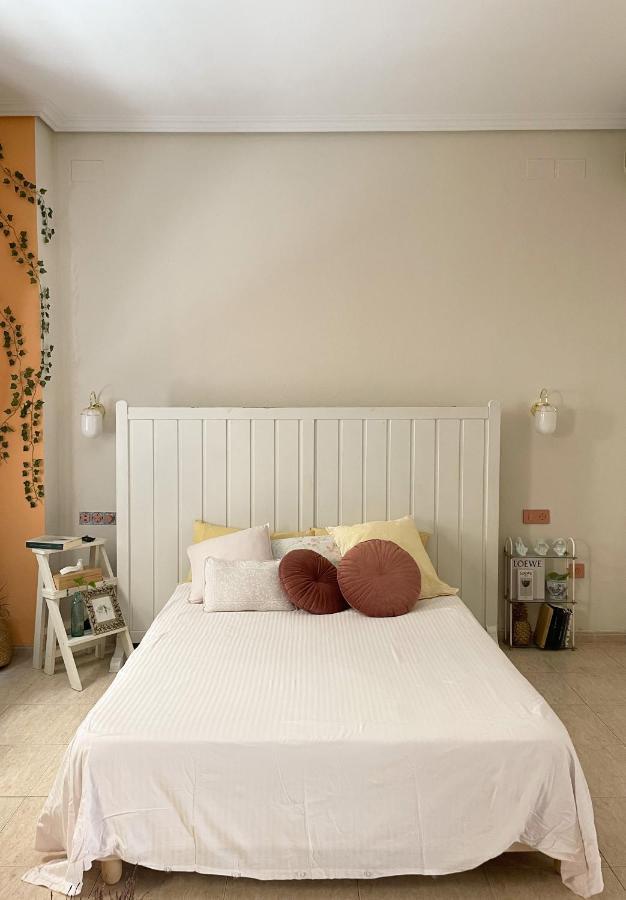 Serva La Bari Studio Seville Luaran gambar